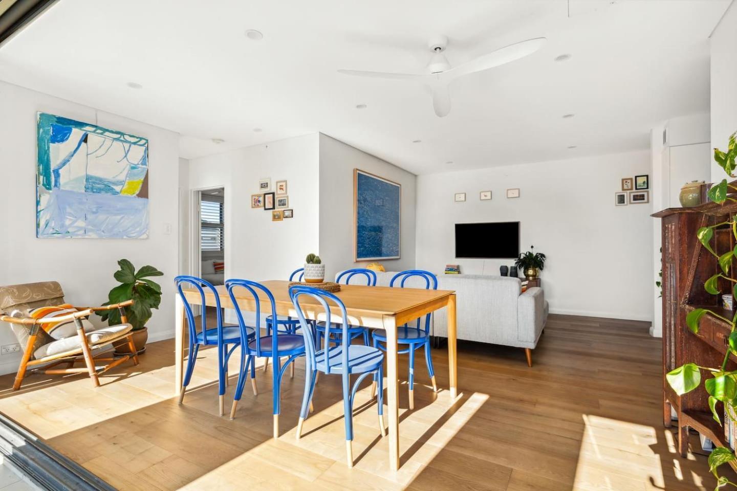 'artsy Sanctuary' Inner-city Vibrance & Urban Views
