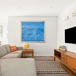 \'Artsy Sanctuary\' Inner-City Vibrance & Urban Views