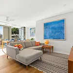 \'Artsy Sanctuary\' Inner-City Vibrance & Urban Views